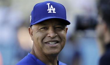 Dave Roberts abre la puerta a un tope salarial en MLB