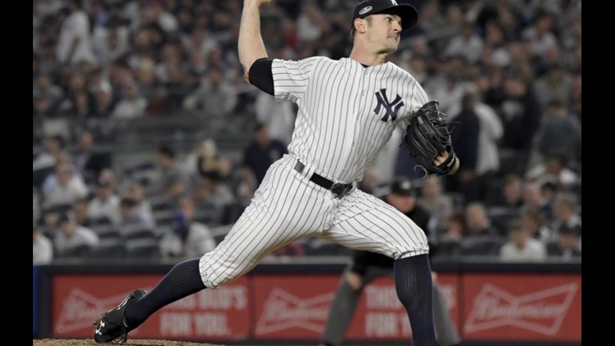 Filis firman al relevista David Robertson por dos años