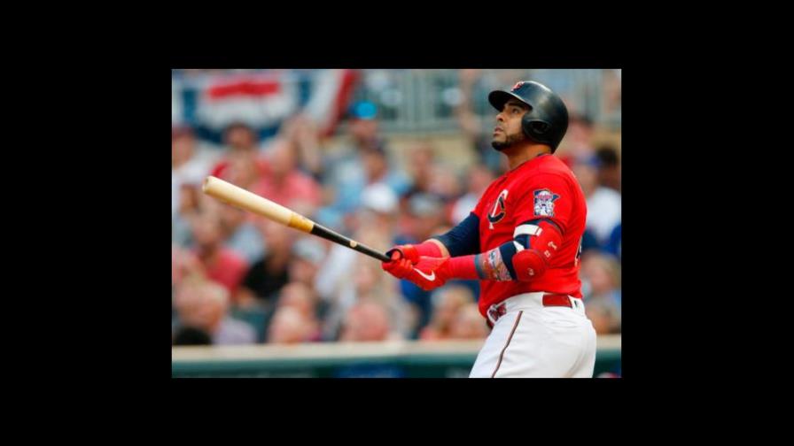 Nelson Cruz mantiene su bate ardiendo en esta temporada Nelson Cruz mantiene su bate ardiendo en esta temporada