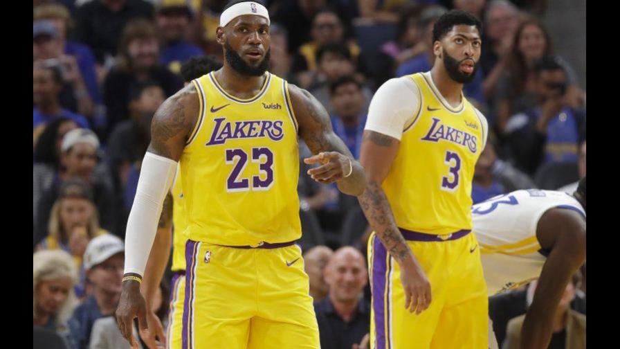 Anthony Davis y LeBron James comienzan su sociedad en Lakers Anthony Davis y LeBron James comienzan su sociedad en Lakers