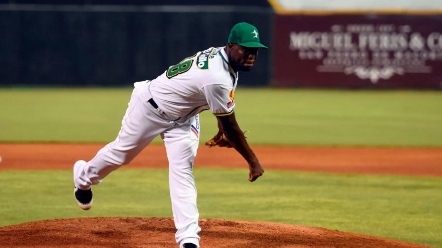 Estrellas vencen a Águilas y siguen en el primer lugar Estrellas vencen a Águilas y siguen en el primer lugar