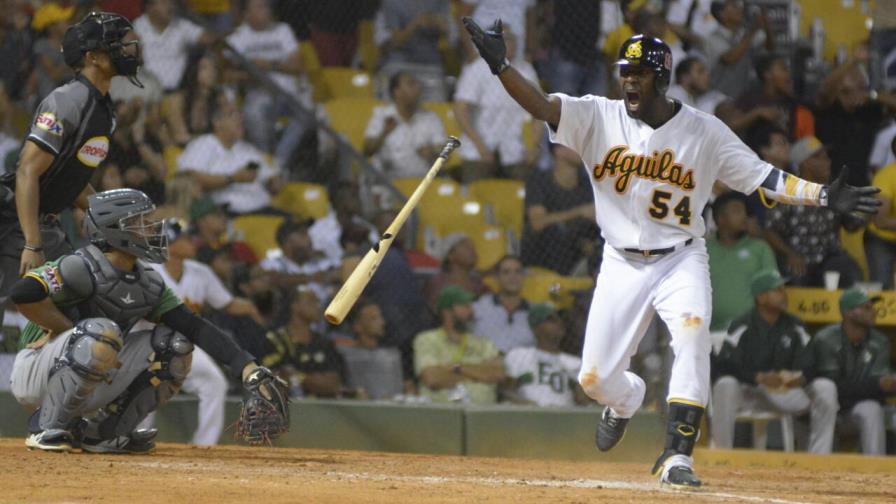Águilas frenan racha de cinco derrotas con cuadrangular de Guillermo Heredia