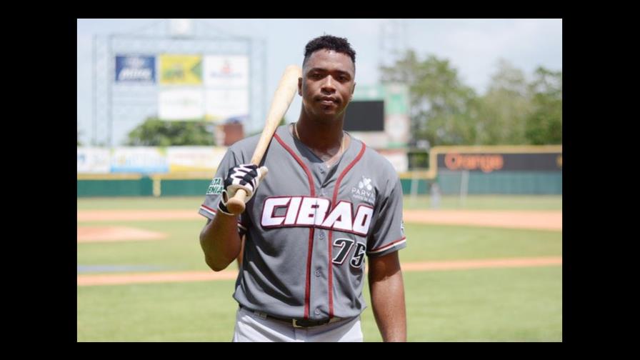 Eloy Jiménez, Ronald Guzmán, Antonio Bastardo y Willy Ortiz, entran en roster con Gigantes 