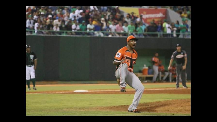 Medias Rojas de Boston firman a Jenrry Mejía Medias Rojas de Boston firman a Jenrry Mejía