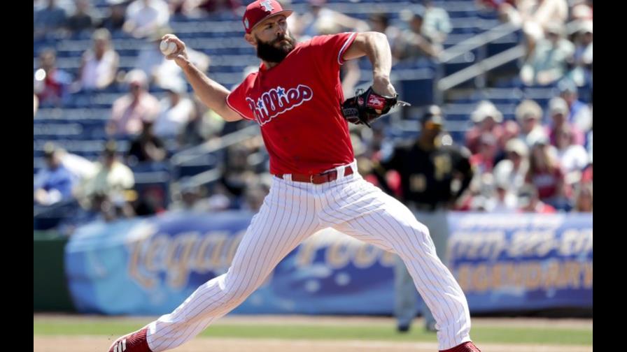 Jake Arrieta lanza hasta la novena, Filis ganan a Mets