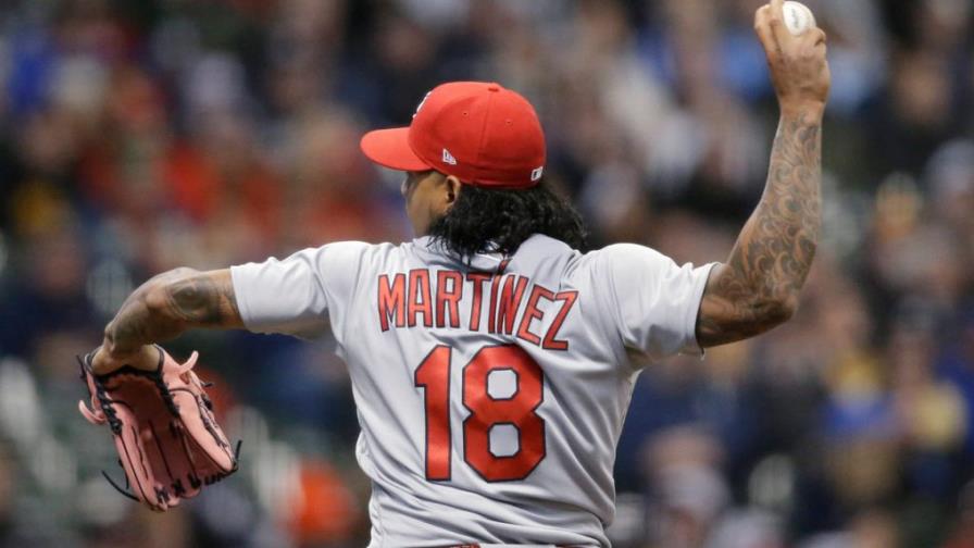 Carlos Martínez volvería como relevista, no abridor con los Cardenales 