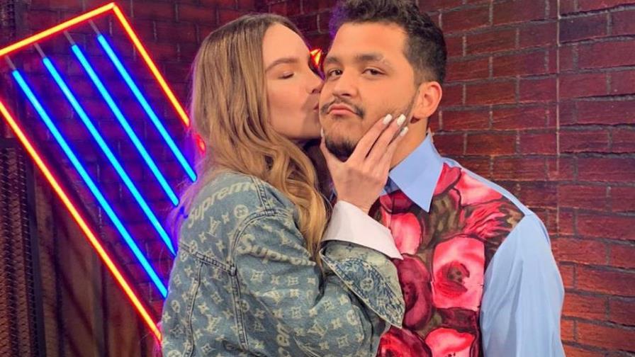 Video | Belinda abandona rueda de prensa tras pregunta incómoda 