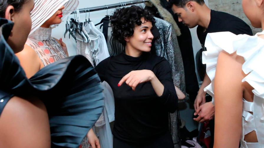 Diseñadora dominicana confecciona mascarillas para apoyar en la lucha contra el coronavirus Diseñadora dominicana confecciona mascarillas para apoyar en la lucha contra el coronavirus