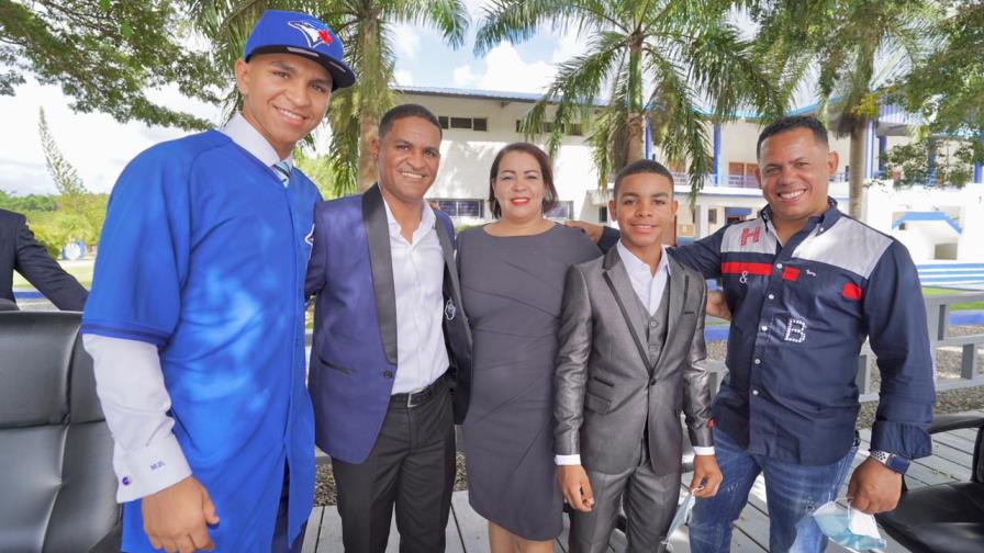 Toronto entrega bono de US$2,6 millones al adolescente Manuel Beltré