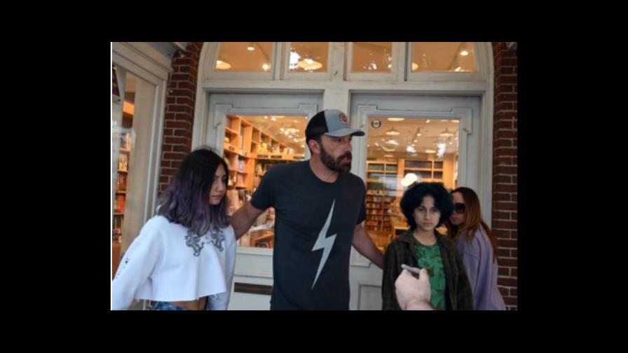 Ben Affleck busca ganarse el cariño de la hija de Jennifer López