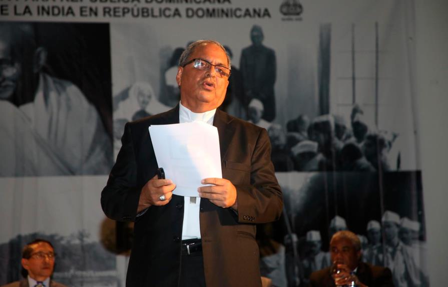 Monseñor Benito Ángeles favorece diálogo de Abinader con liderazgo político