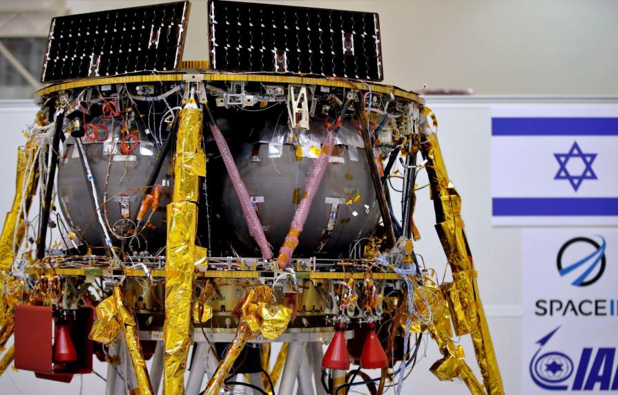 Primera sonda lunar israelí entra en la órbita lunar