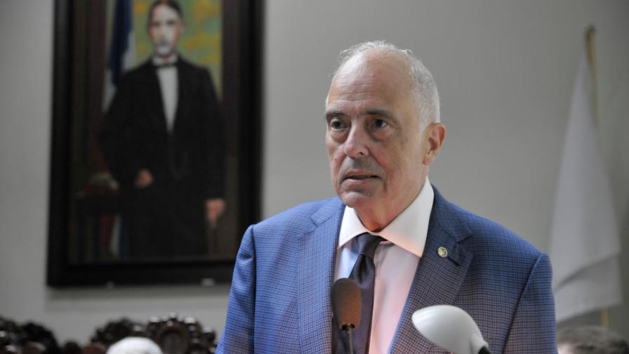 Pondrán a circular libro de Bernardo Vega