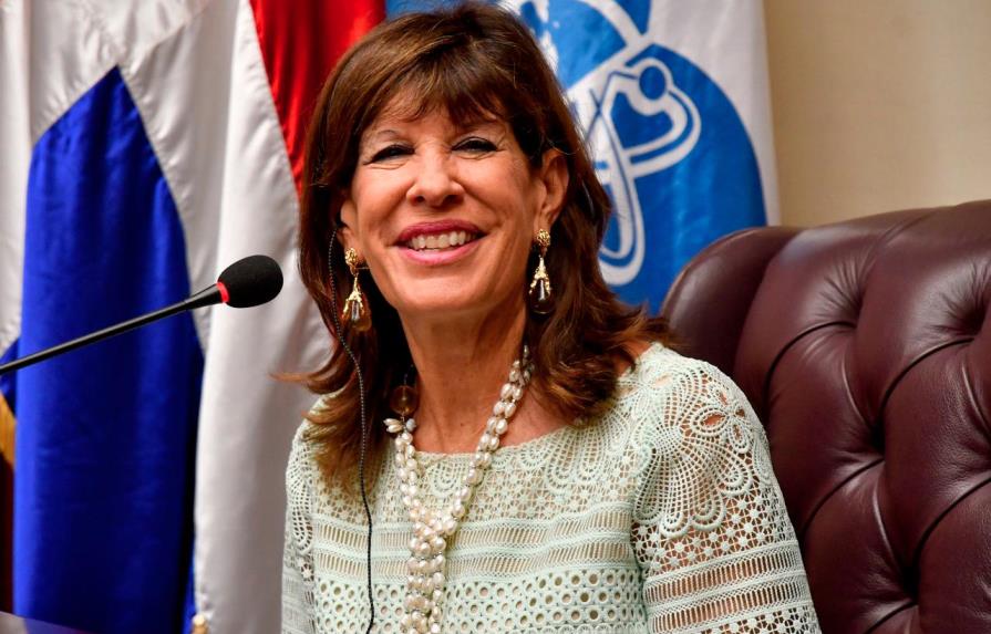 Embajadora EEUU espera licitación para proyecto de planta de gas en Manzanillo
