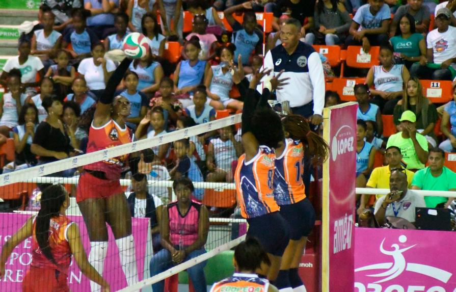 Mirador derrotó 3-0 a Caribeñas y se lleva el primer partido de la final del voleibol