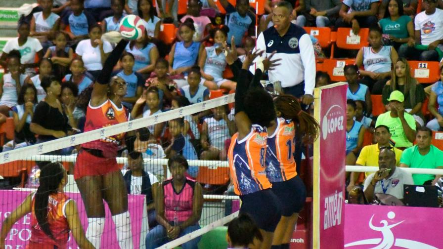 Con 24 puntos, Bethania de la Cruz lideró el ataque de Mirador: “El deseo de las niñas me impulsa” Con 24 puntos, Bethania de la Cruz lideró el ataque de Mirador: “El deseo de las niñas me impulsa”