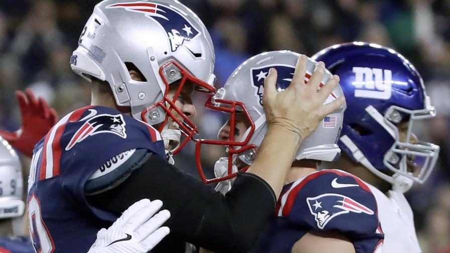 Brady anota en dos ocasiones y Patriots ganan 35-14 a Giants