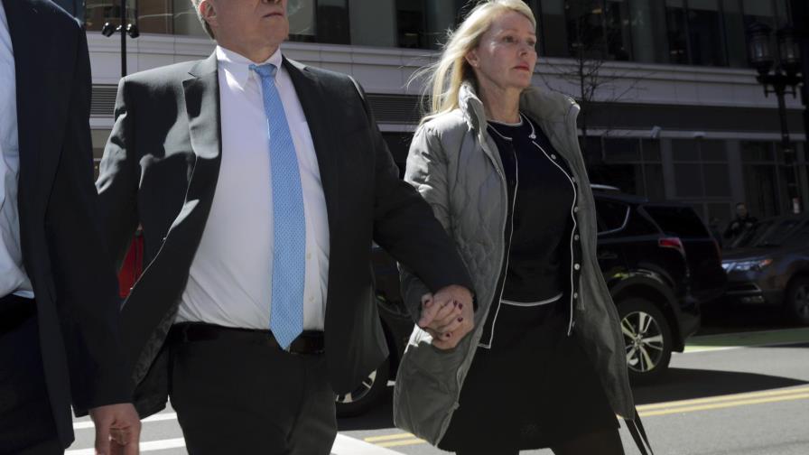 Comienza juicio en escándalo de sobornos universitarios EEUU