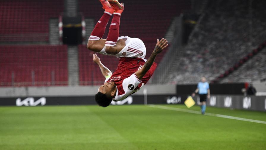 Aubameyang salva a Arsenal y Granada elimina a Napoli