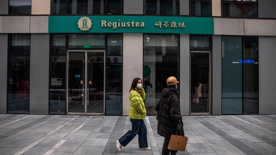 Menos nuevos decesos por coronavirus tras leve repunte de contagios en China