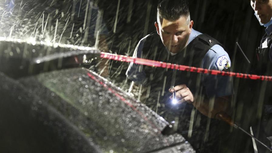 Balaceras en Chicago dejan 14 fallecidos el fin de semana