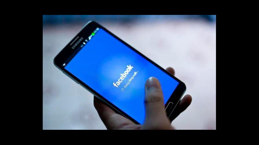 Facebook alertará a los que interactúen con contenidos dañinos sobre la Covid