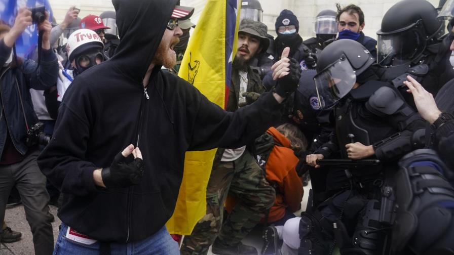 Sublevados rebasaron capacidad de la policía en Capitolio