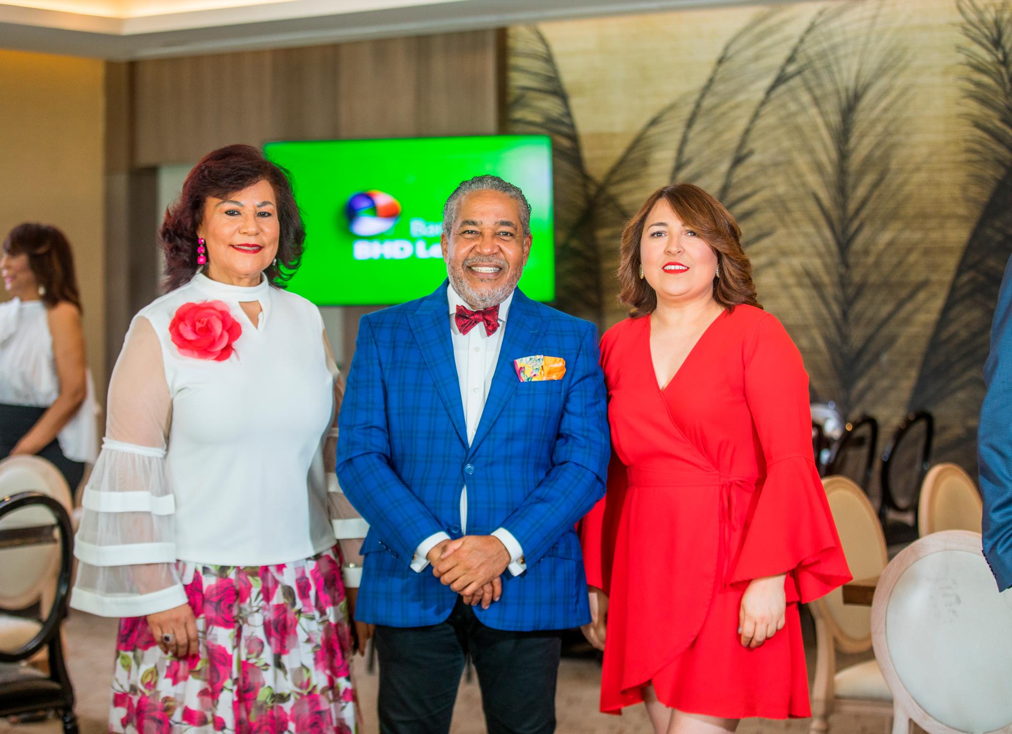 Cándida Ortega, Geomar García y Emelyn Baldera.