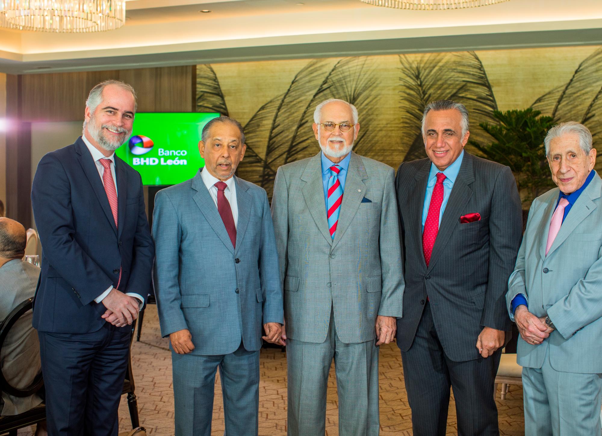Alejandro Fernández, Huchi Lora, José Antonio Caro, Luisín Mejía y Mario Rivadulla.