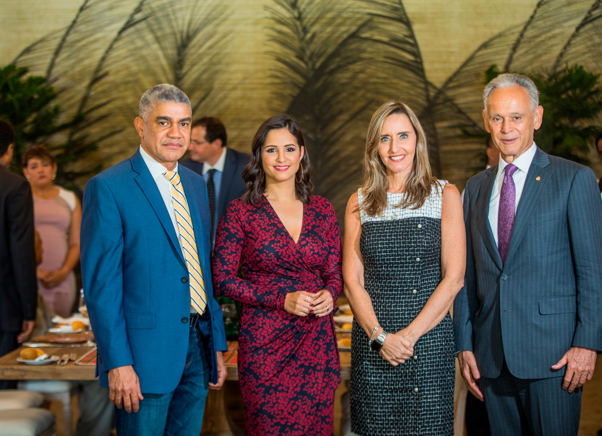 Holi Matos Diana Lora, María Gabriela Mariné y José Luis Alonso.