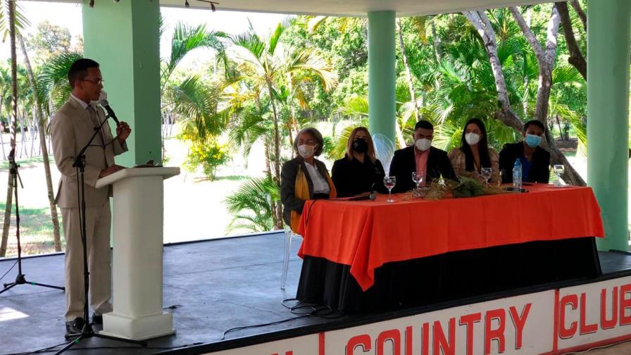 Otorgarán cien becas de francés a estudiantes de Baní 
