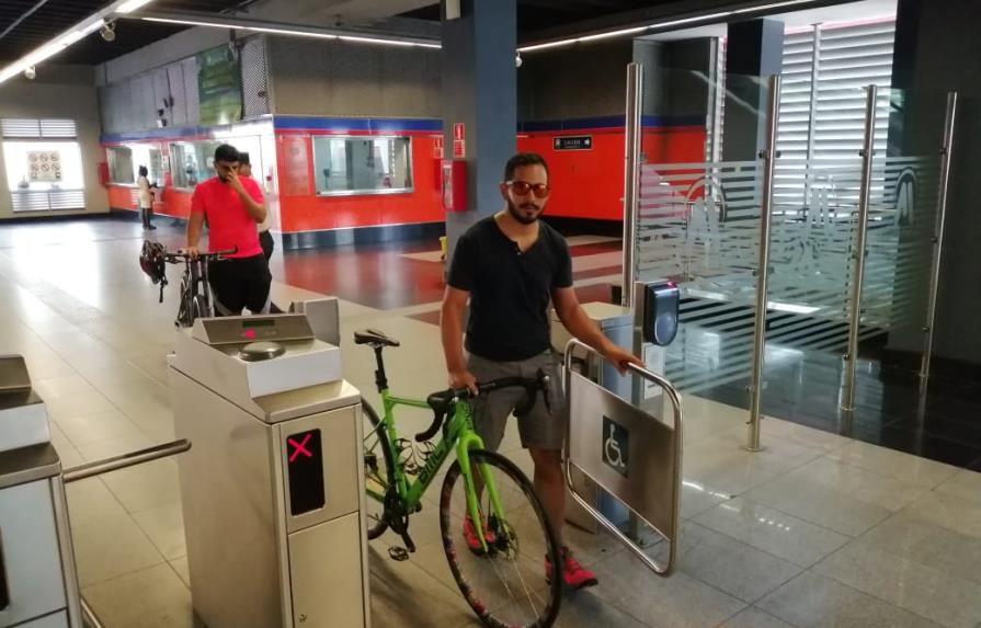 ¡Atención ciclistas! Ya pueden transportar sus bicicletas en el Metro los fines de semana y días feriados