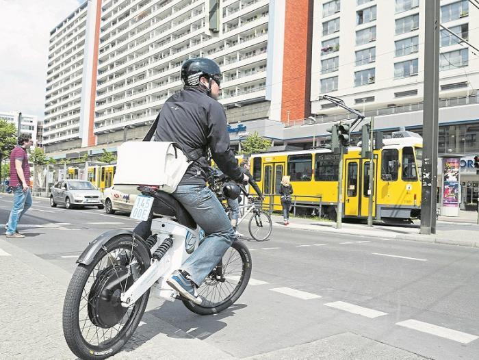 Bicicletas eléctricas, no robotaxis, están revolucionando el  transporte urbano