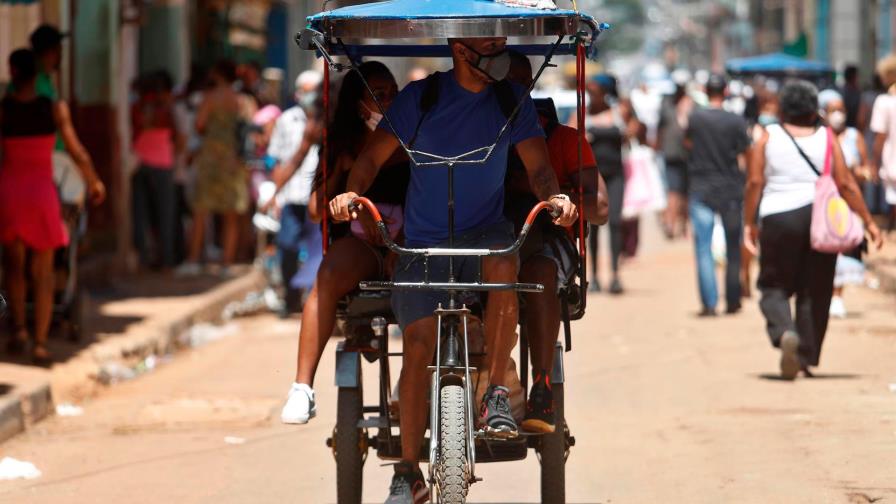 Cuba reconoce crisis sanitaria muy compleja por COVID-19 pero rechaza corredor humanitario