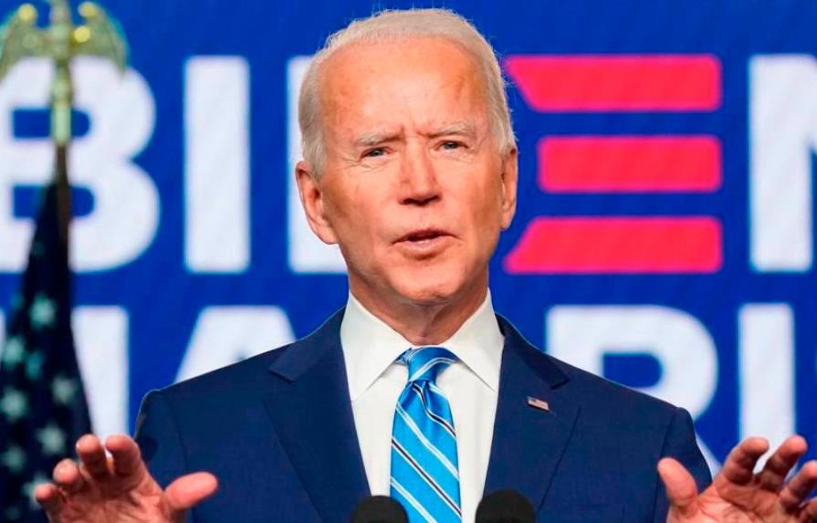 Joe Biden se vacunará el lunes contra el COVID-19