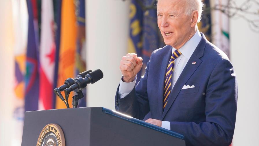 Biden quiere promocionar el estímulo pero la frontera puede aguarle la fiesta
