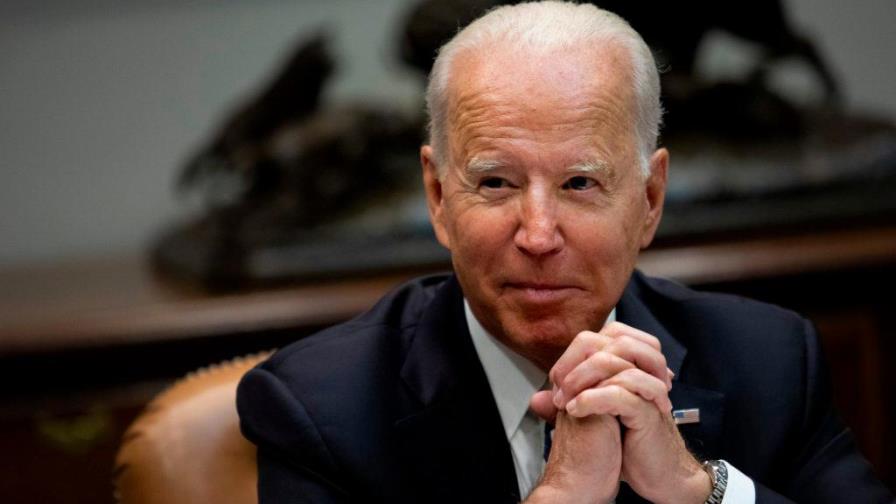 Biden estudia crear un “telefono rojo” con China