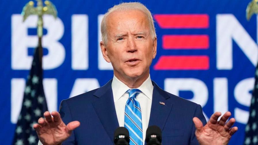 Biden anunciará este martes los primeros miembros de su gabinete