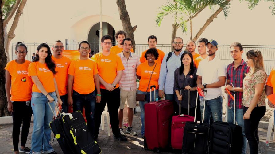 Piden a los jóvenes no abandonar el país, sino a luchar para sacar a los políticos “mañosos”