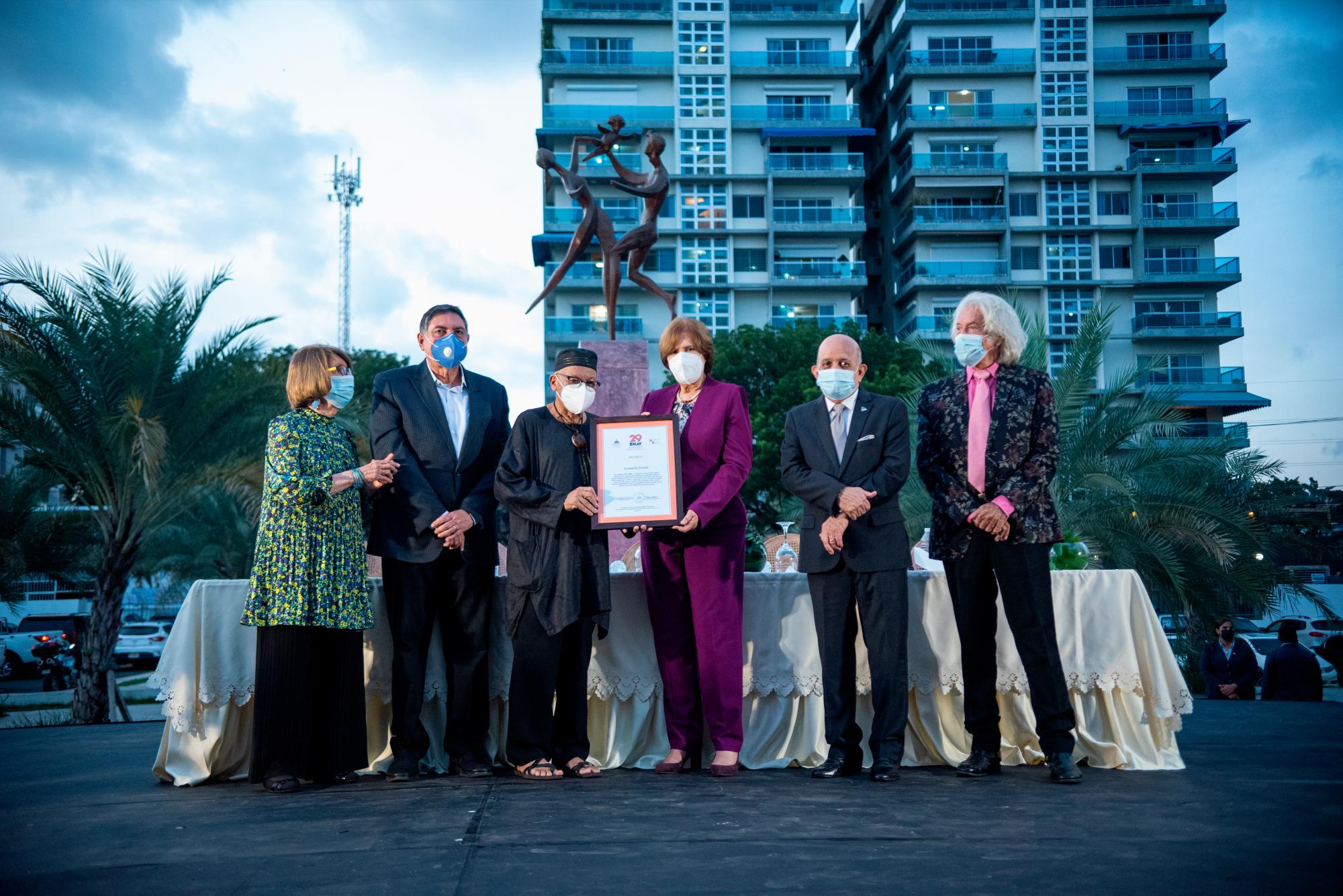 Otros ganadores Bienal de Artes Visuales. 