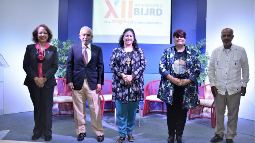 La BIJRD celebra 12 aniversario con La Magia del Conocimiento