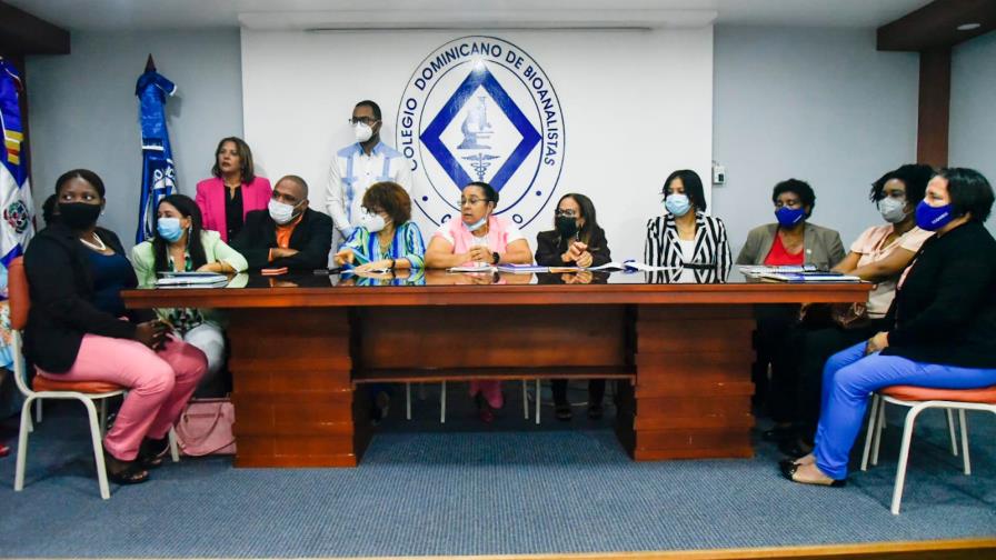 Bioanalistas solicitan al Gobierno aumento salarial de un 30 % y otras reinvindicaciones Bioanalistas solicitan al Gobierno aumento salarial de un 30 % y otras reinvindicaciones