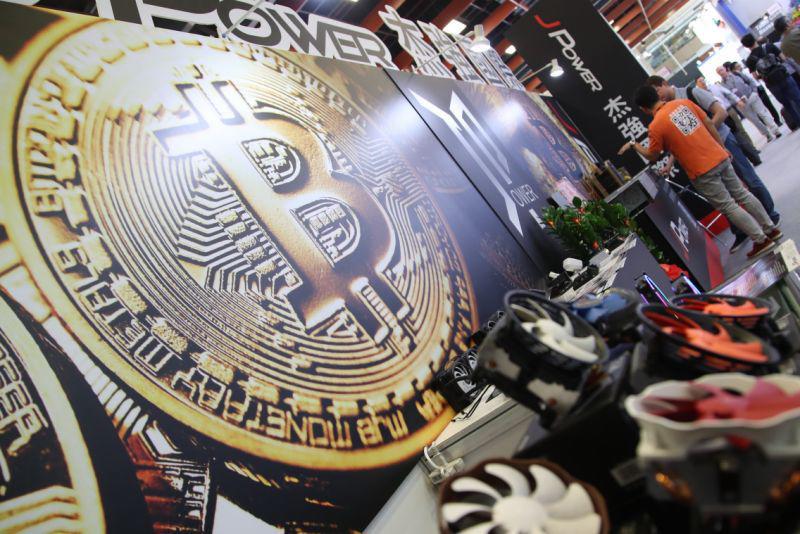El bitcoin supera los 10,000 dólares por primera vez desde febrero