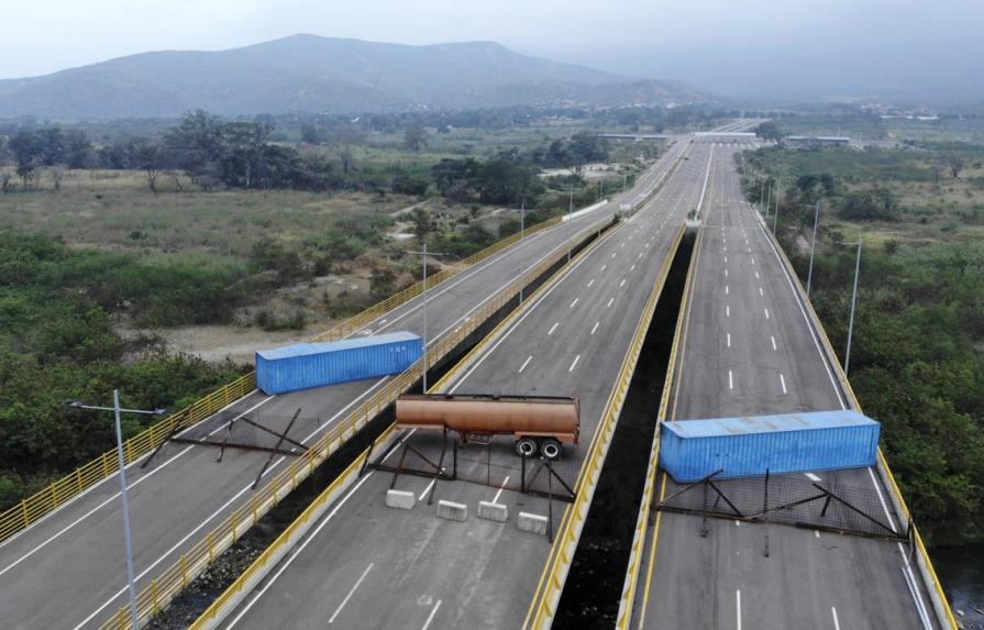 Secretario de Estado de EEUU denuncia bloqueo a ayuda humanitaria y dice Maduro tiene “HAMBRIENTA” a la gente