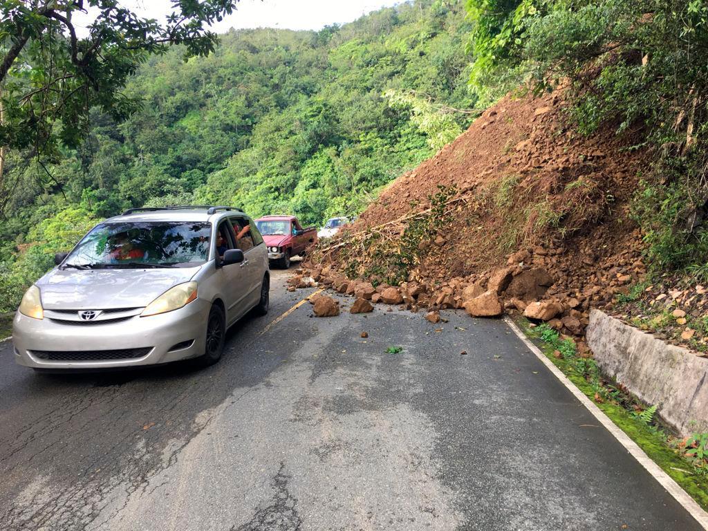 Con frecuencia se producen deslizamientos de tierra en esta carretera.