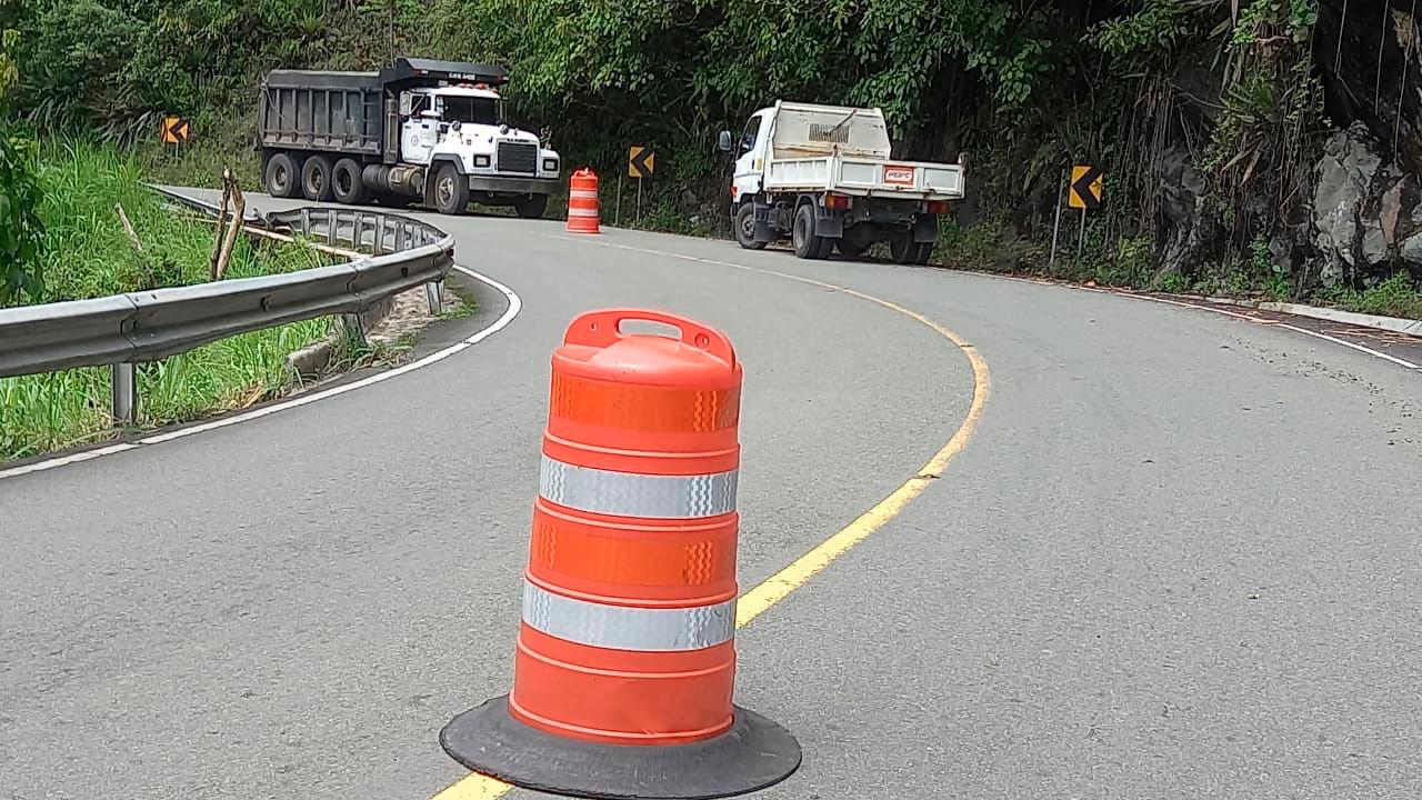 El incidente provocó la paralización del tránsito vehicular, especialmente el transporte de carga.