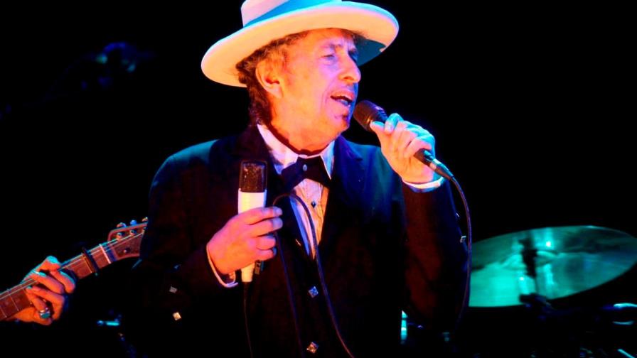 Mujer acusa a Bob Dylan de haber abusado sexualmente de ella a los 12 años