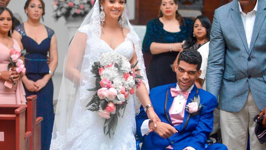 Se casan Teffy y Adrián; la historia de un amor que batalla contra la inflamación cerebral Se casan Teffy y Adrián; la historia de un amor que batalla contra la inflamación cerebral