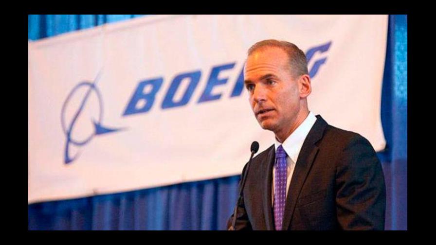Crisis del avión 737 Max provoca renuncia del CEO de Boeing