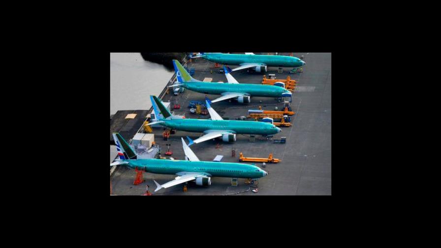 Boeing entregó 380 aviones comerciales en 2019, la mitad del año anterior